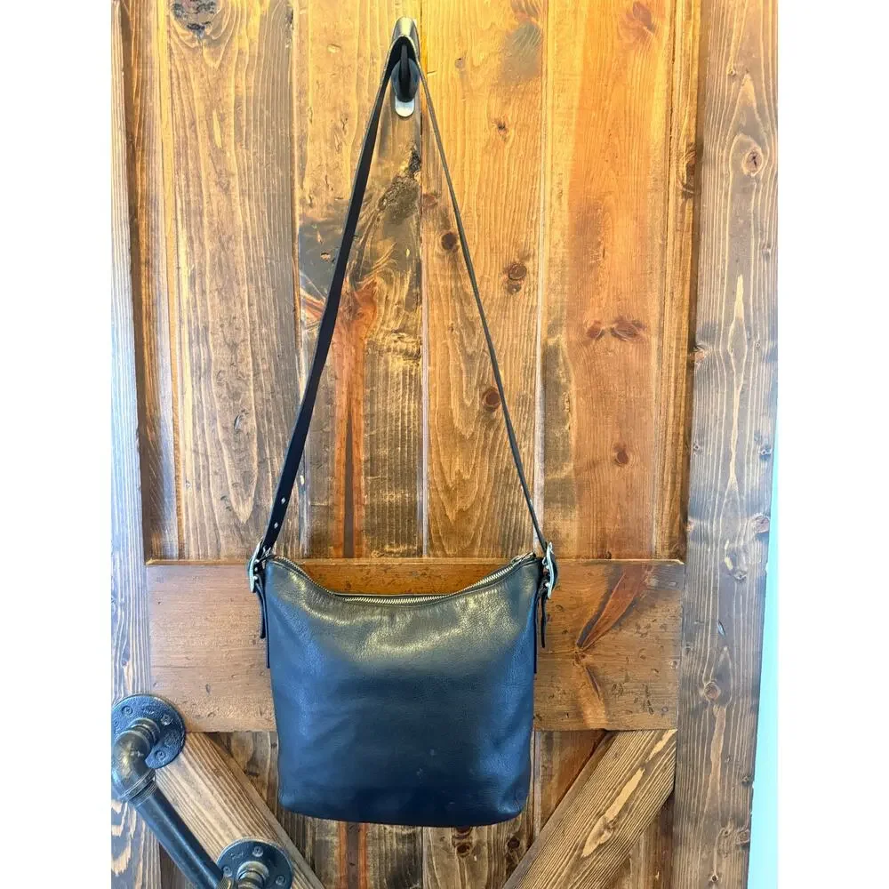 Coach authentic legacy